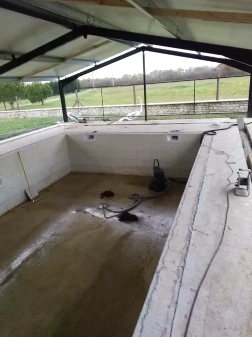 construction piscine interieure charente